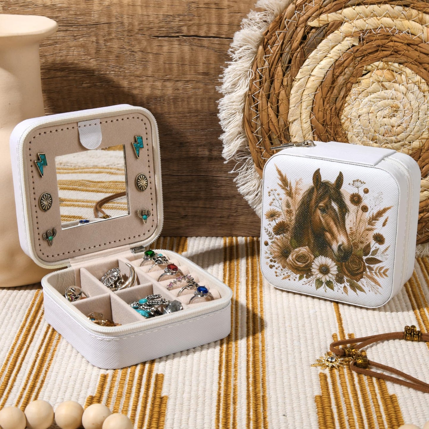 CEELGON Western Jewelry Box Case Gift Horse Print Travel Jewelry Organizer Christmas Gifts for Teen Girls Cowgirl Stuff Small Portable Travel Accessories for Women (Horse)