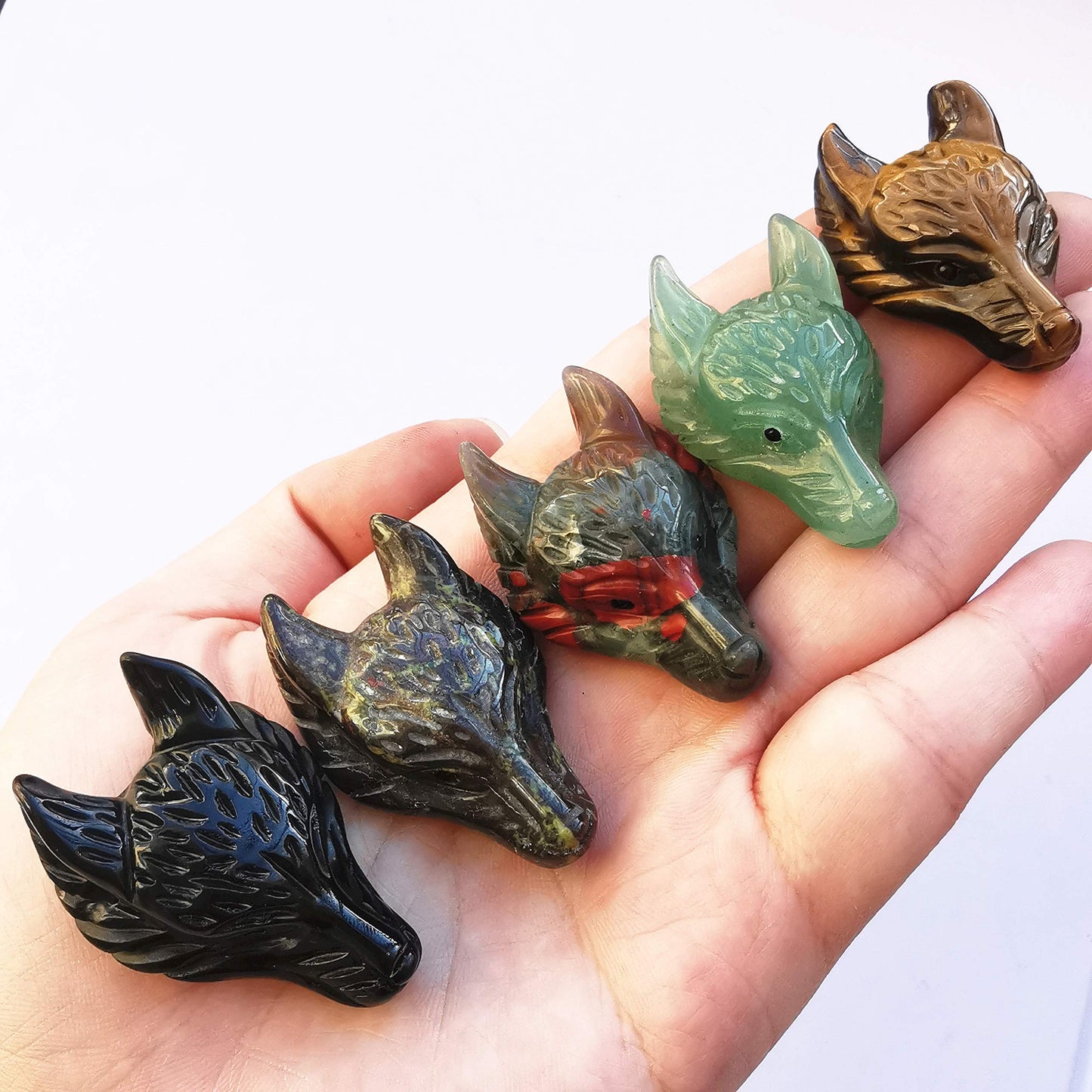 Bacatgem Natural Dragon Blood Jasper 1.57 inchs Wolf Head Pocket Crystals and Healing Stone Figurine,Haped DIY-Jewelry Pendant