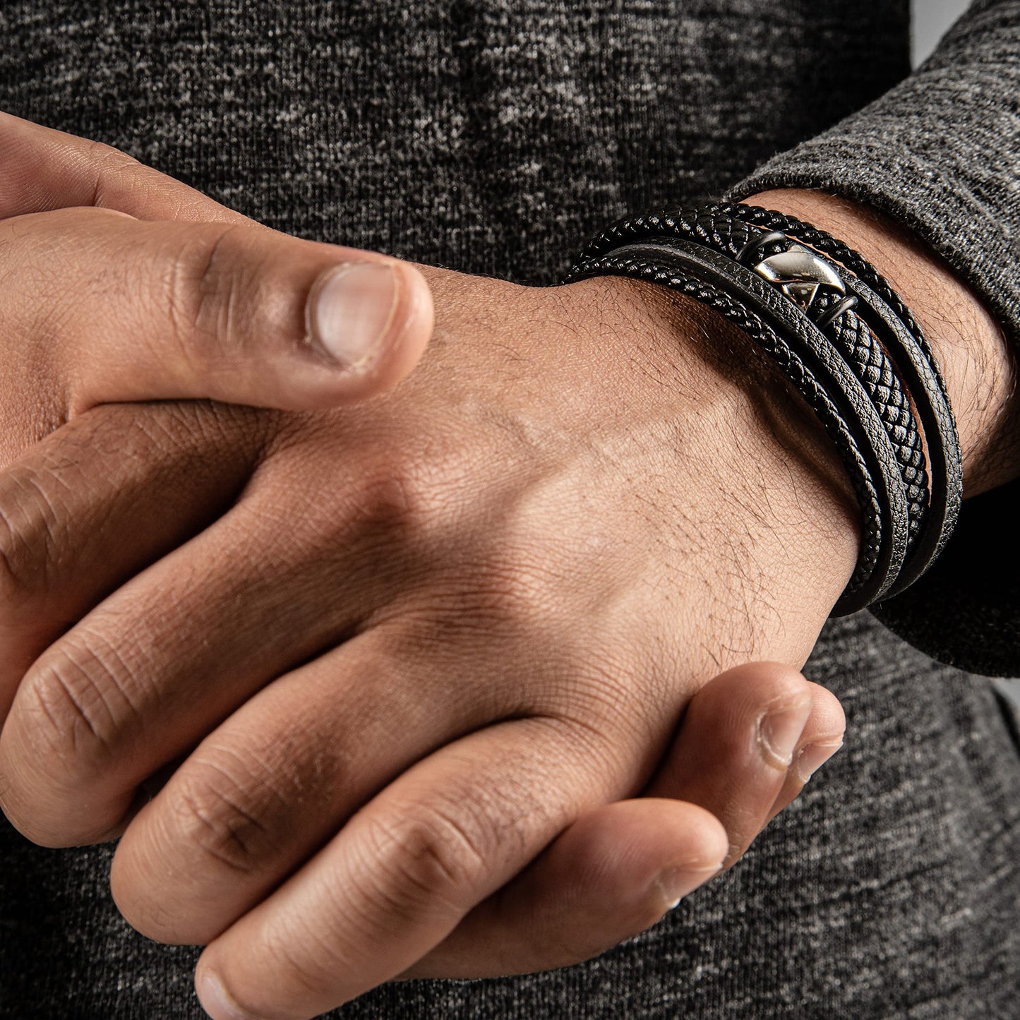 SERASAR Mens Silver Bracelets 23cm Bracelet Men Gift Box Genuine Leather Cowhide Braided Magnetic Clasp Multi Layer Wrap Rope Man Mans Male Band Jewelry Magnet Accessories