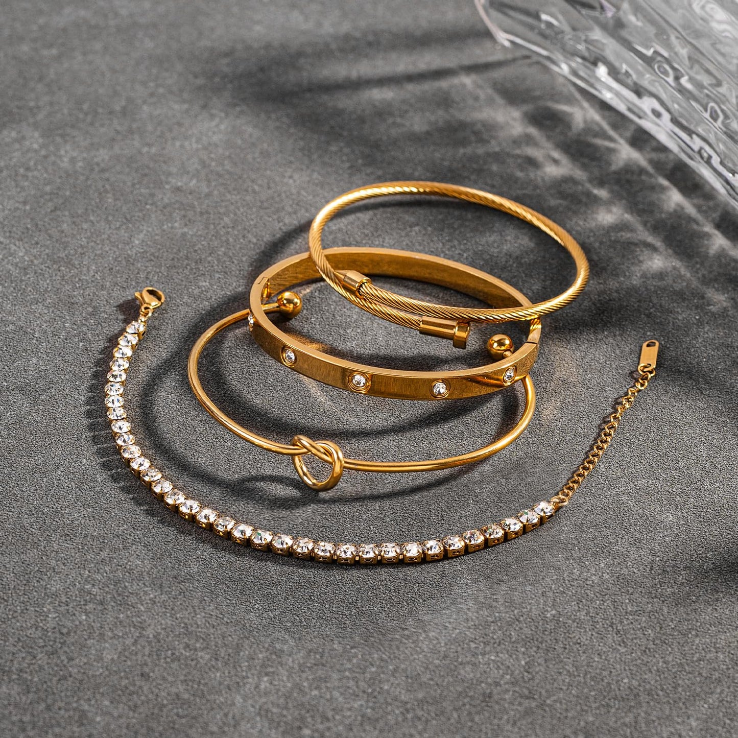 Lamdo 18K Gold Plated Womens Stackable Floral Gold Clover Bracelets Set Love Bangle Bracelets Non Tarnish, Gold Bracelet Set Trendy Jewelry,Gifts for Women's Day and Mother's Day