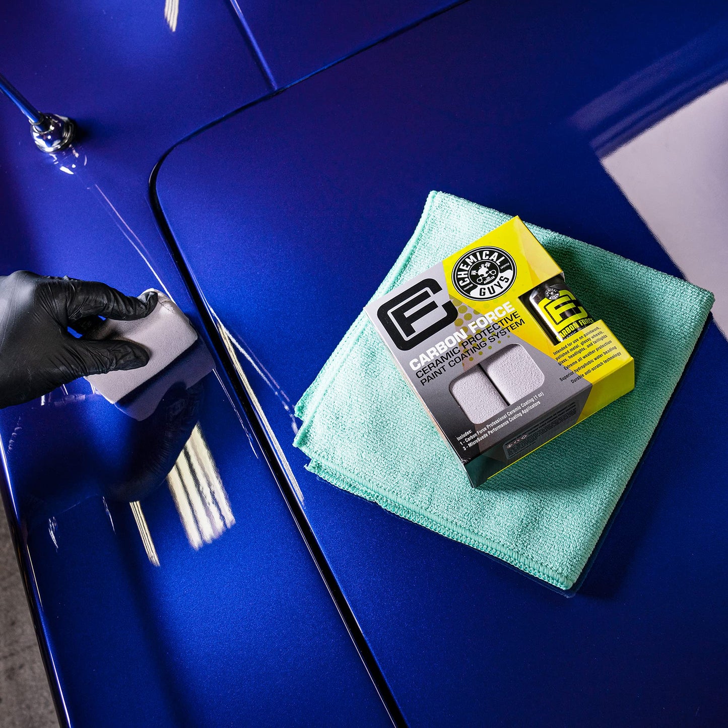 Chemical Guys Carbon Force Ceramic Protective Paint Coating System, Professional-Grade Protection, Gloss and Durability, Ceramic Coating Kit with 3 Microsuede Applicators, 1 fl oz