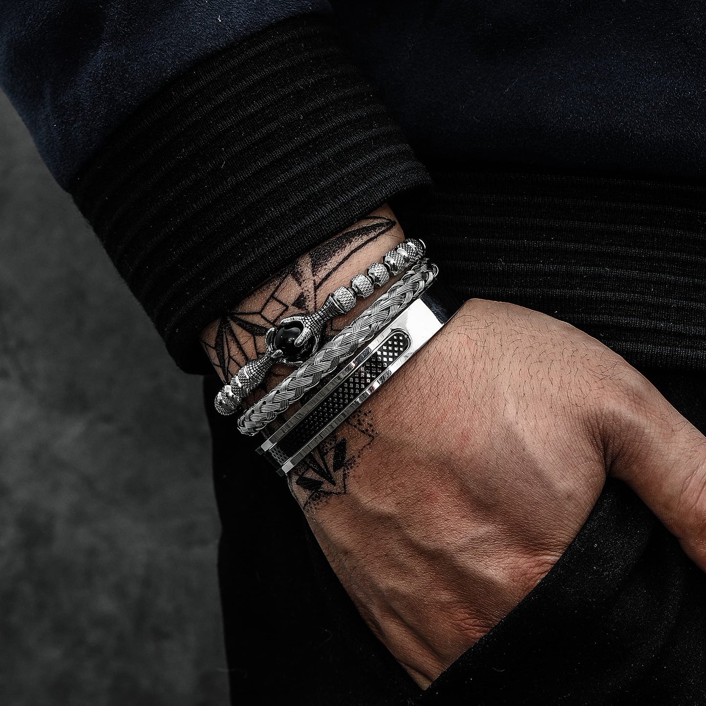 WFYOU 3PCS Stainless Steel Bracelets for Men Gold Roman Numeral Bangle Bracelet Twisted Cable Bracelet Adjustable Cuff Bracelet Mens Luxury Jewelry Bracelets Gifts(L:Black)