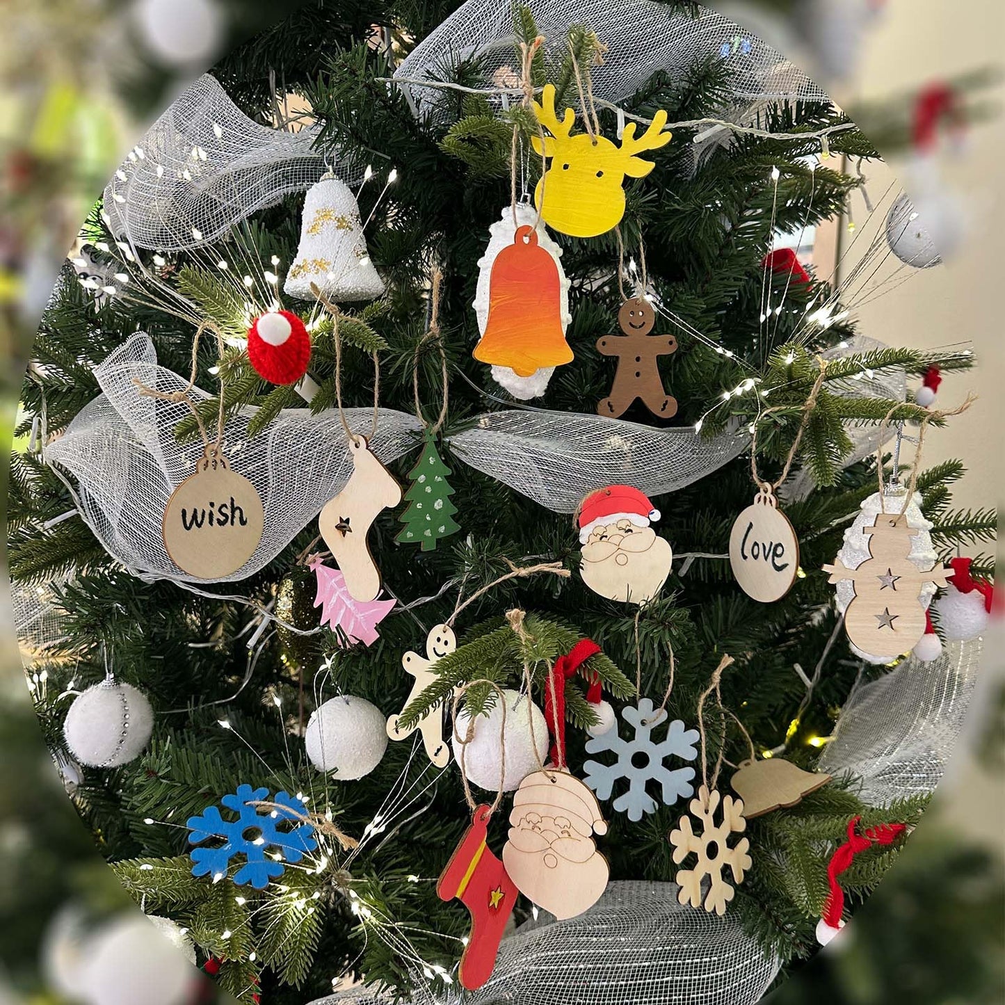 WeCraftool Christmas Crafts,100pcs DIY Wooden Ornaments for Crafts Arts,Stocking Stuffers Gifts for Ages 4 5 6 7 8+ Years Kids Boys Girls-Unfinished Wood Slices with Painting Kit Christmas Ornaments