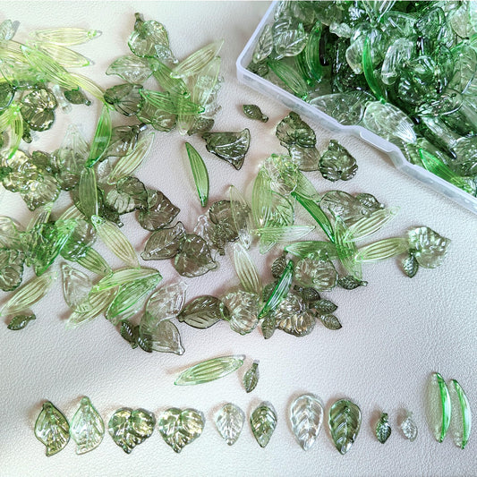 420PCS Green Acrylic Leaf Beads for Jewelry Making – Bulk Botanical Leaf Charms, Transparent Glass-Look Plant Beads for Earrings, Bracelets, Necklaces & Accessories (Mixed Styles)