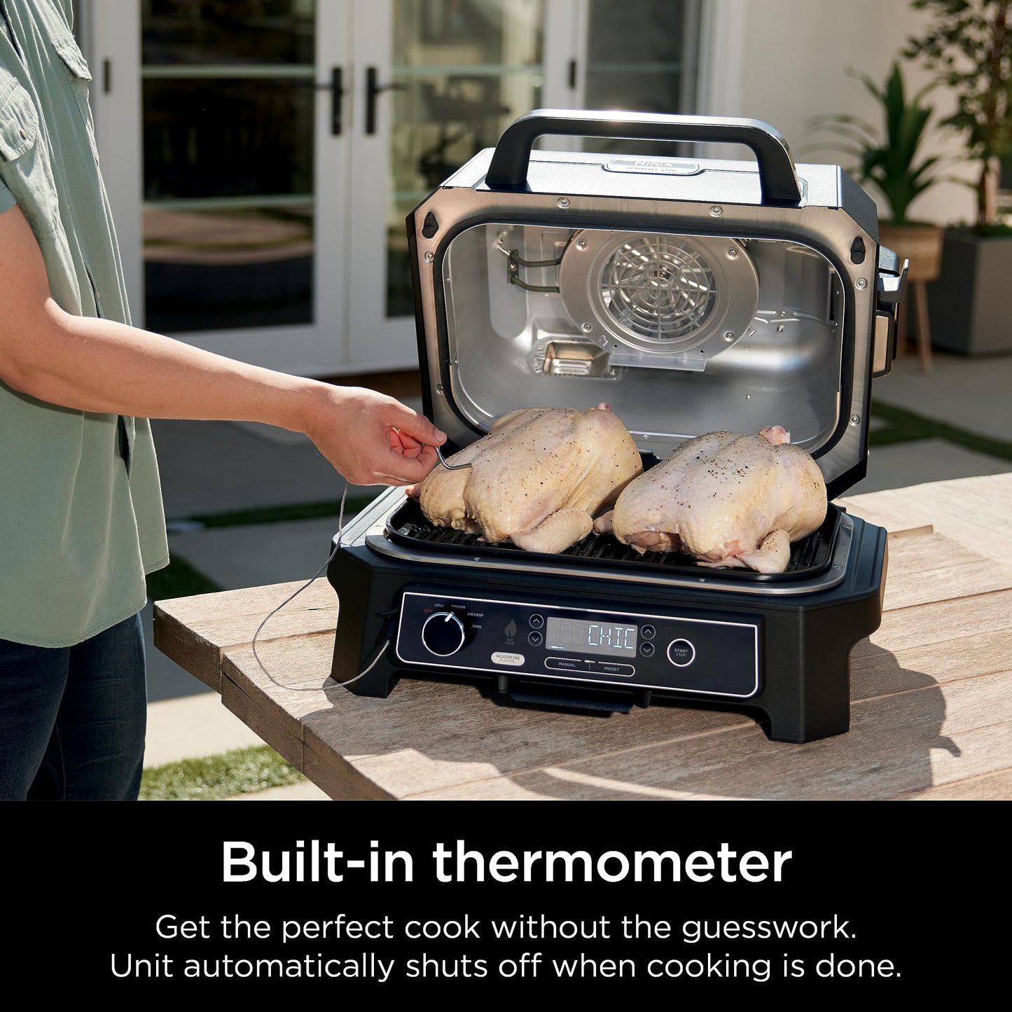 Ninja | Grill & Smoker | Outdoor Woodfire Pro XL | 4 in 1 Grill, BBQ Smoker, Air Fryer & Bake | Portable | Includes Built in Thermometer & 2 Woodfire Pellet Packs | Dark Grey | OG850