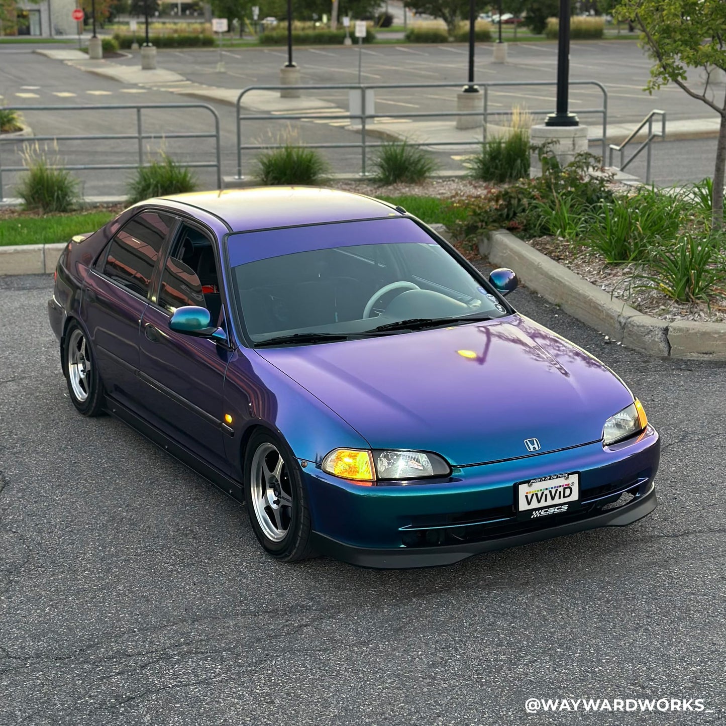 VViViD+ Gloss Metallic Chameleon Blue to Purple Color-Shift (100ft x 5ft) with Air Release