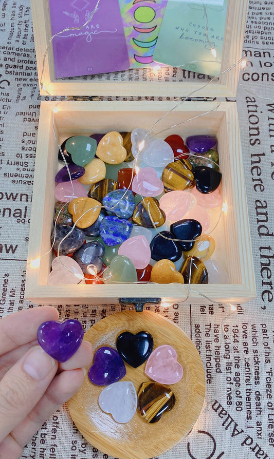 5 PCS Crystals Natural Heart Pocket Stones Polished Rose Quartz Amethyst Assorted Healing Crystals Palm Love Shaped 0.8" Gemstones Set Reiki Energy Balancing Meditation Mother's Day Gift