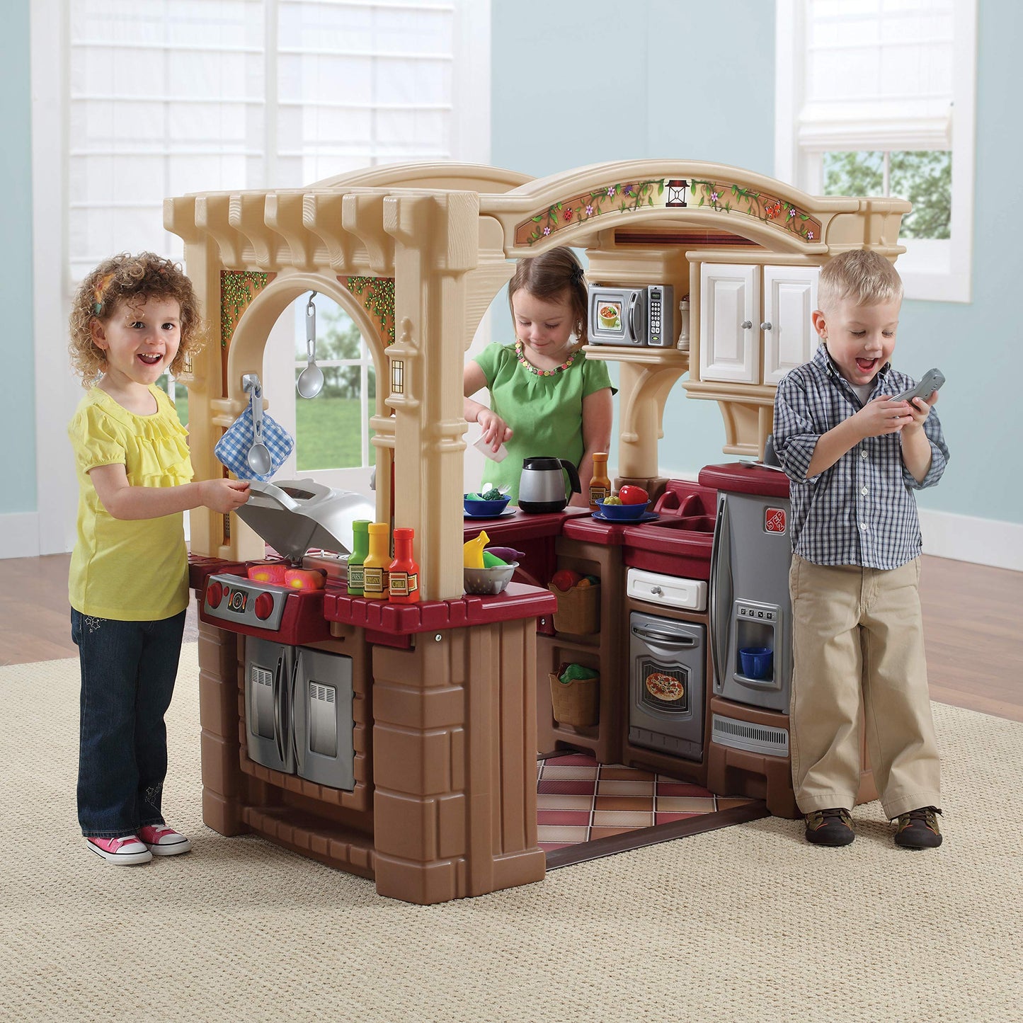 Step2 Grand Walk-In Kitchen & Grill Kids Playset, Indoor/Outdoor Kitchenette, Interactive Play with Lights and Sounds, Durable Plastic, 103 Piece Toy Accessories, Toddlers 2+ Years Old, Brown/Tan