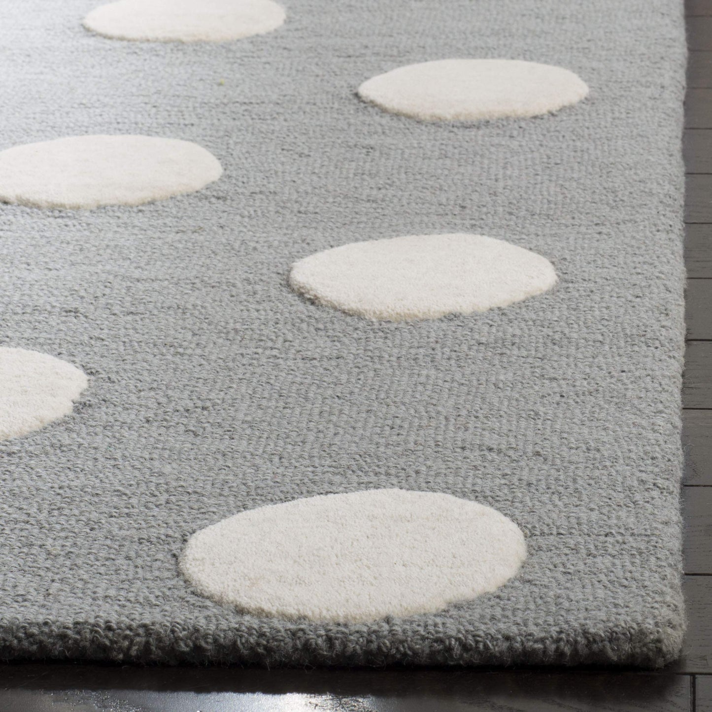 SAFAVIEH Area Rug 8x10 - Kids Collection - Large - Grey & Ivory, Handmade Wool, Polka Dot Pattern, Ideal for Bedroom, Playroom, Nursery, Boys & Girls Room (SFK904C)