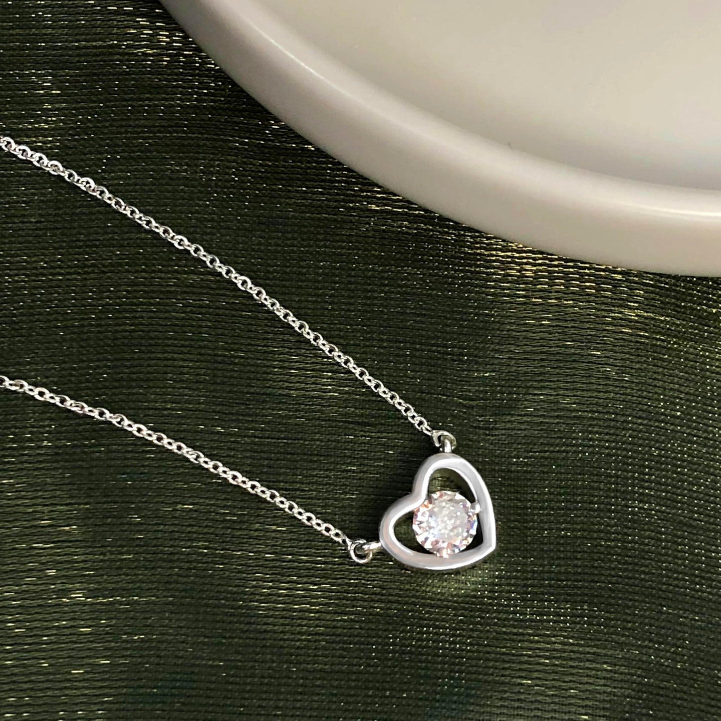 Zeffy Silver Necklace for Women Simple Tiny CZ Heart Pendant Cubic Zirconia Cute Love Necklaces Dainty Sterling Silver Diamond Necklace Heart Choker Trendy Minimalist Jewelry Gifts