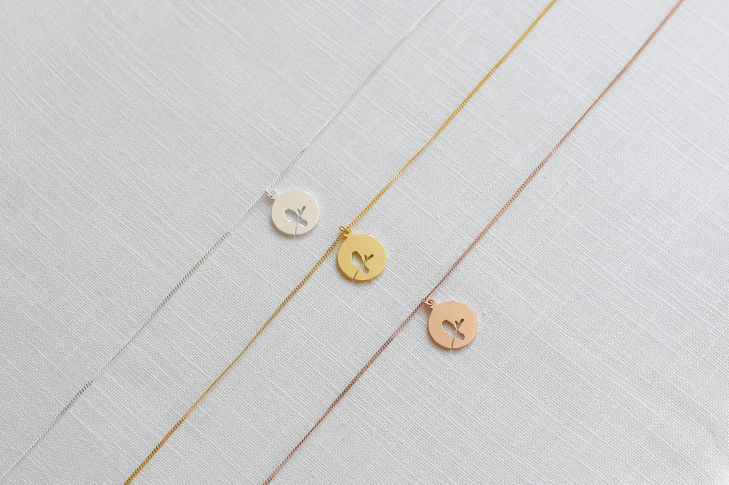 LUUK LIFESTYLE Trendy Necklace with bird pendant for her, 925 Sterling Silver, chic and trendy jewelry present for women, 19”, Valentine's Day gift, birthday, friend and fiancée, rose gold