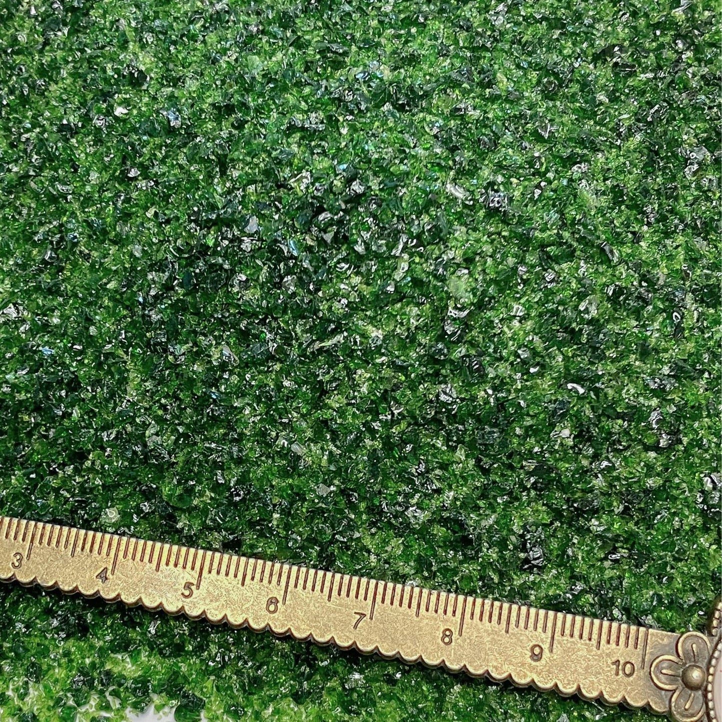 Maker’s Minerals Crushed Green Goldstone Sand, 0.25mm-2mm, Sand-Sized for Woodworking and Ring Inlay, Resin Crafts, Memorial & Sand Jewelry (0.5, Ounces)