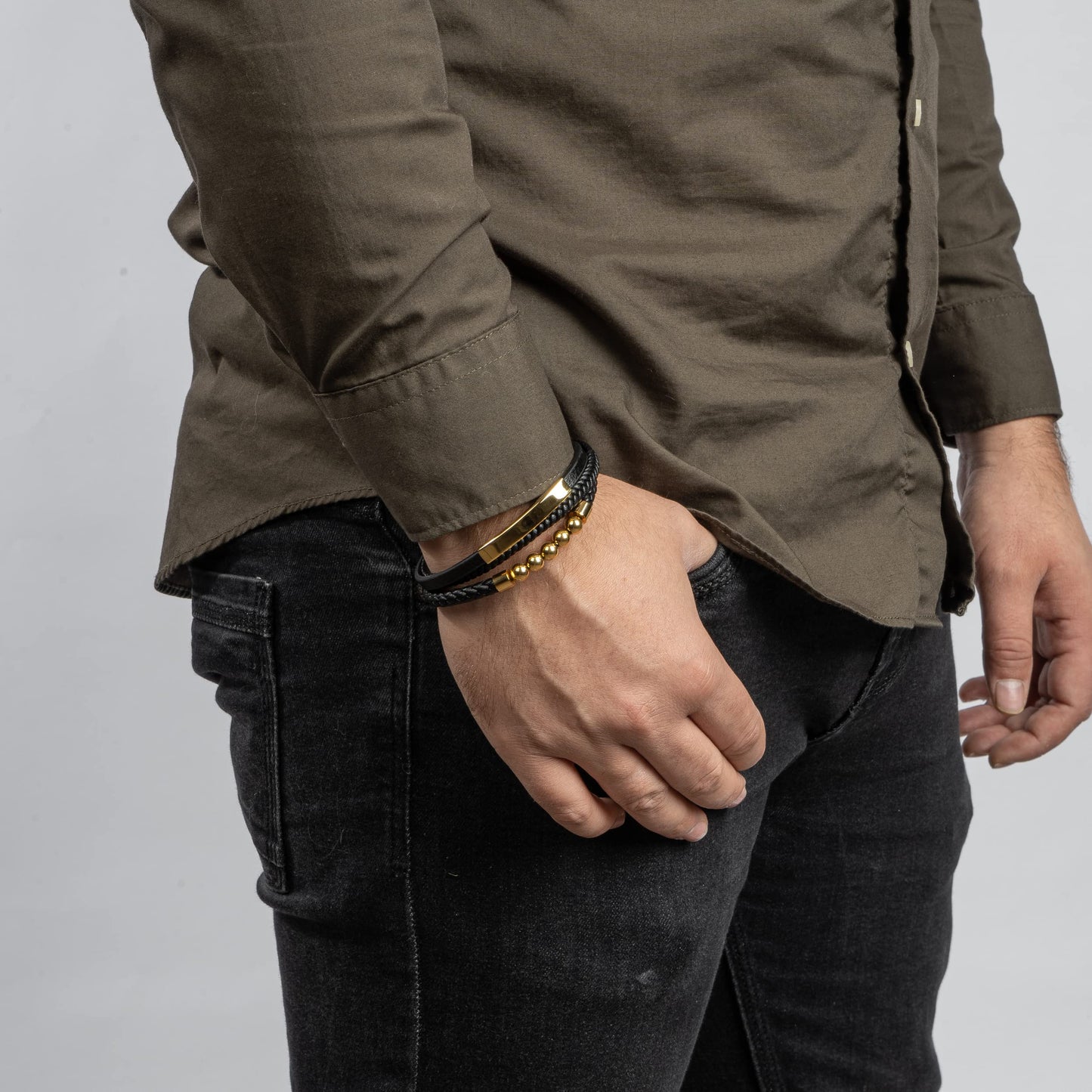 SERASAR Pulseras para hombre Caja de regalo oro 23cm Piel vacuno trenzada cuero genuino Cierre magnético ajustable joyería múltiples capas Hombres