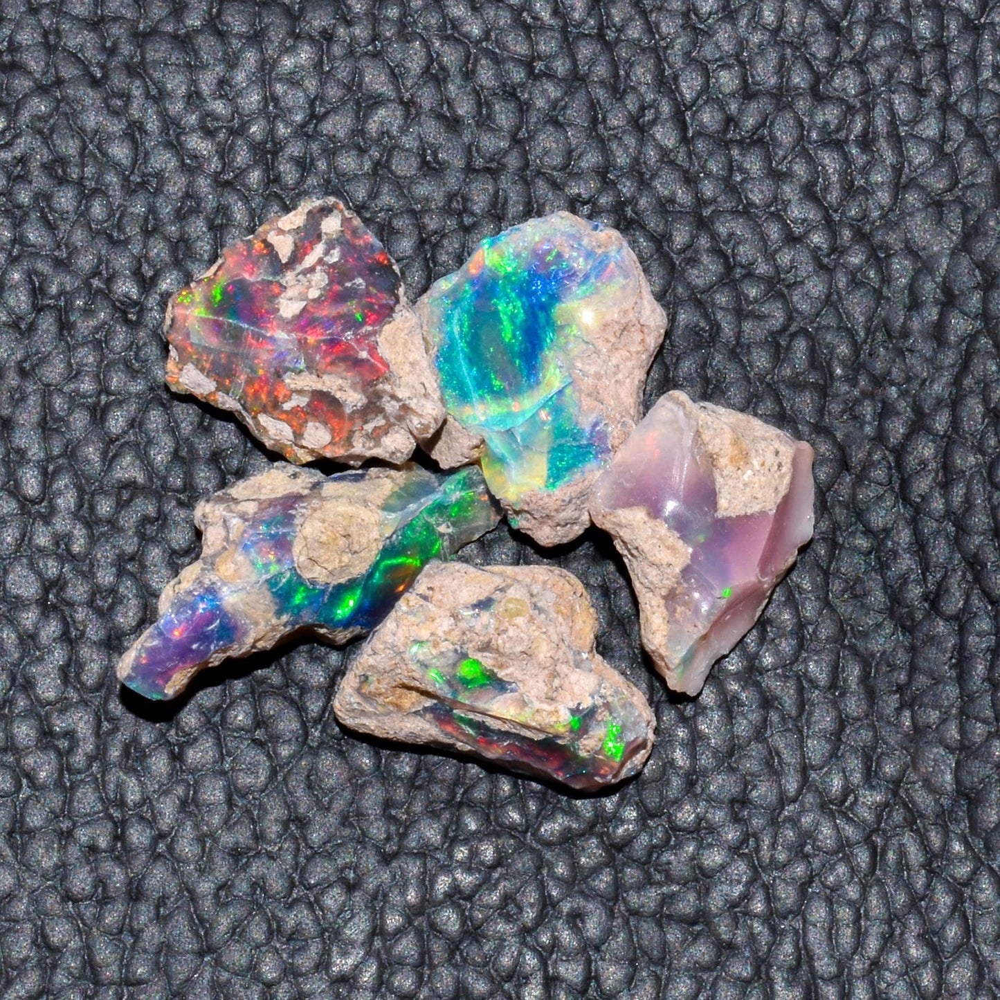QNAVIC 5pcs, Raw Ultra Fire Black Ethiopian Opal Rough Stone, Natural Opal Rock Crystals Gemstone, Jewelry Making Supplies, Chakra Healing Stone, Birthday Gift, Crafts & DIY, Wire Wrapping Crystals