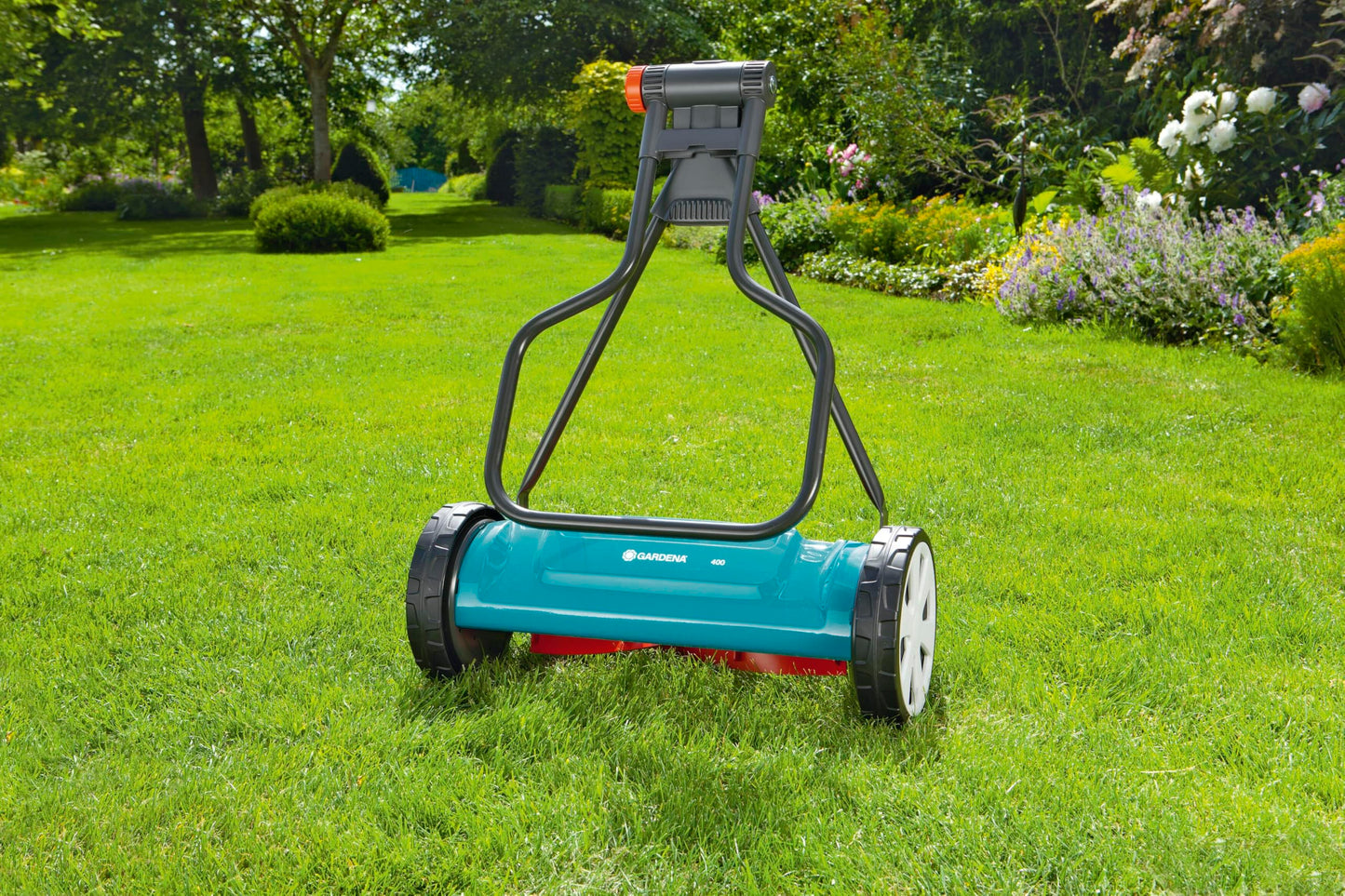 GARDENA (4018) Classic 16" Reel Lawn Mower with 5 Blades. The Lawn Mower for Everyday use with No Gas, No Electricity Makes Mowing a Breeze. Best Yard Tools You can own.
