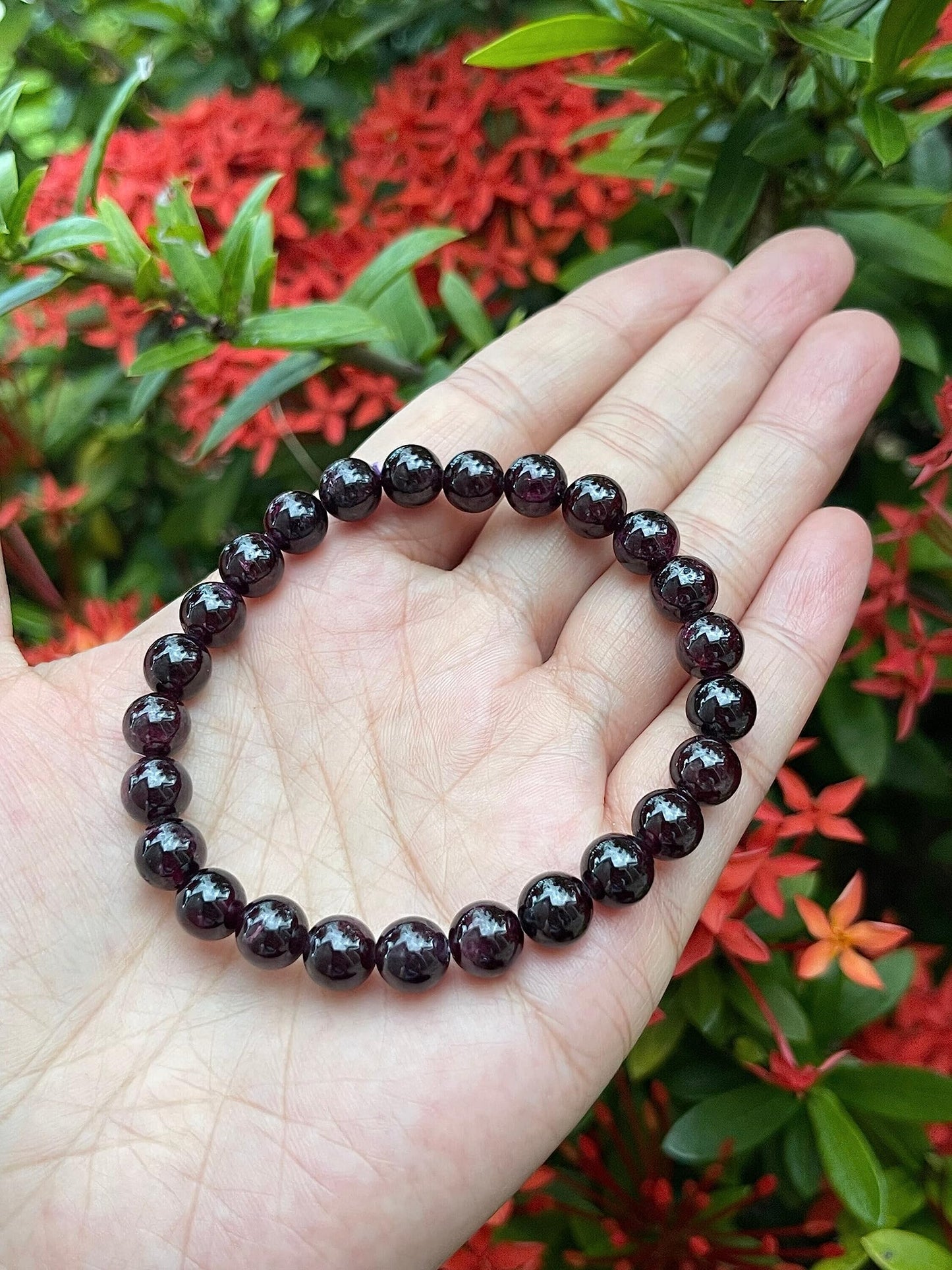 GAF TREASURES Garnet Crystal Bead Bracelet 7-8mm, Genuine Garnet Stretch Gemstone Bracelet, Healing Crystal Bracelet, Gift for Men & Women (1)