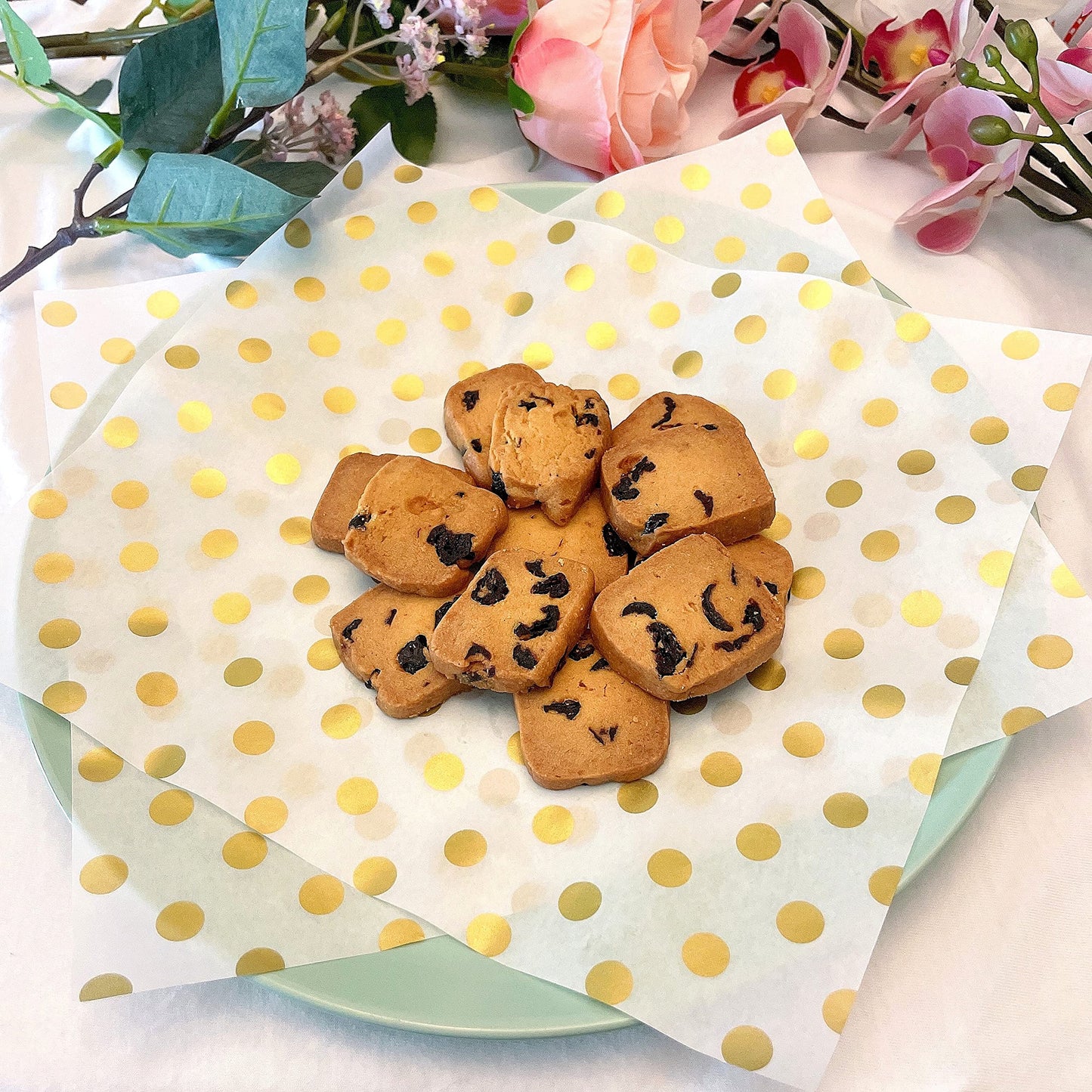 Suiwen Gold Dot Wax Paper Sheets Deli Wraps Tray&Basket Liner Deli Paper Wax Paper Baking Paper Colored Parchment Paper Greaseproof for Food (150)