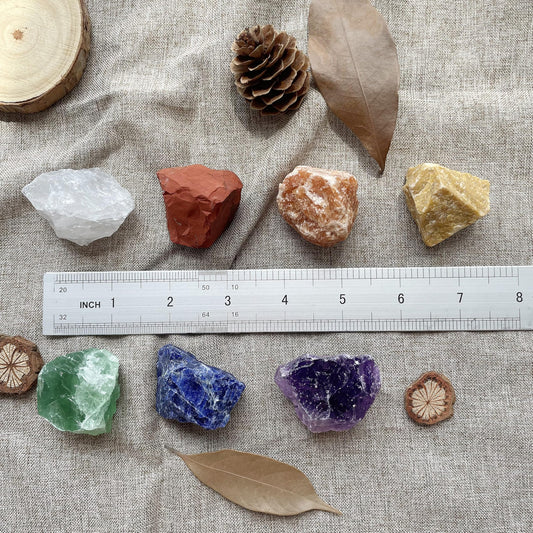 YAFU HOME 7Pcs Chakra Stones and Healing Crystals Gift Box - 7 Premium Raw Stones, Amethyst, Clear Crystal, with Velvet Pouch, Beginner's Gifts, for Meditation, Yoga, Reiki