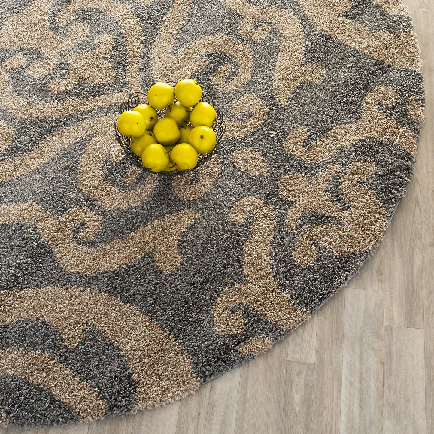 SAFAVIEH Florida Shag Collection Area Rug - 5'3" x 7'6", Grey & Beige, Damask Design, Non-Shedding & Easy Care, 1.2-inch Thick Ideal for High Traffic Areas in Living Room, Bedroom (SG462-8013)